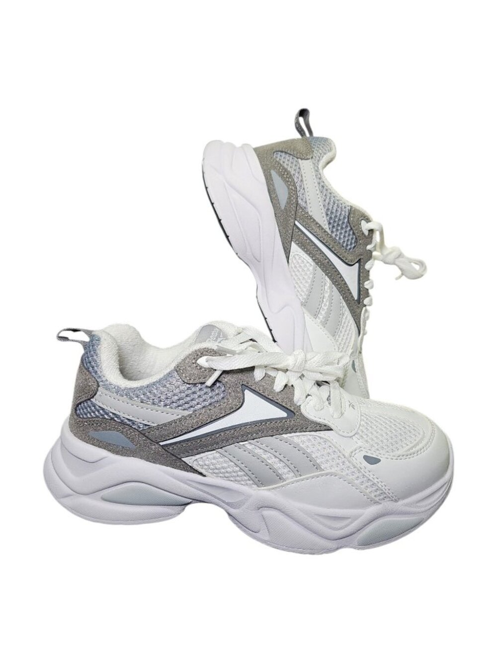 Reebok "Charge" unisex athletic shoes 6M/7.5W